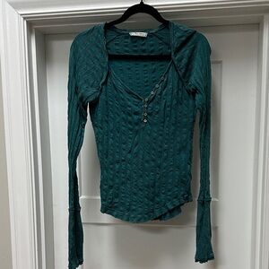 We the Free teal green blue long sleeve v neck shirt size medium